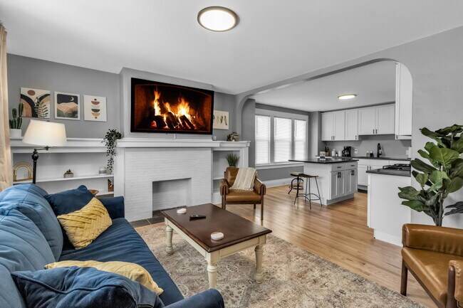 Foto del edificio - Furnished 4-Bedroom, 2-Bath Lower Unit in North Buffalo