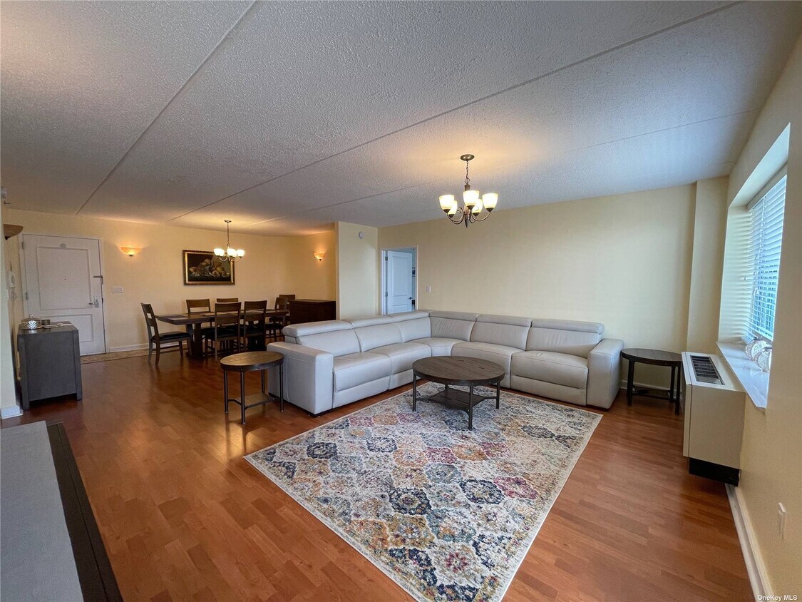 Primary Photo - 136 Beach 117th St