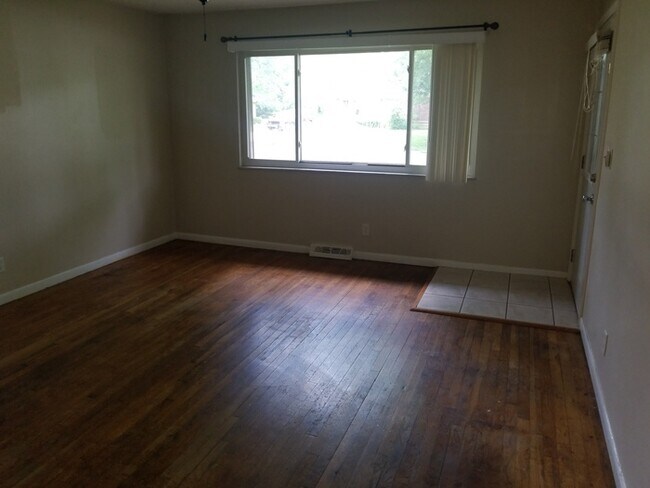 Foto del edificio - 6149 E 13th Street