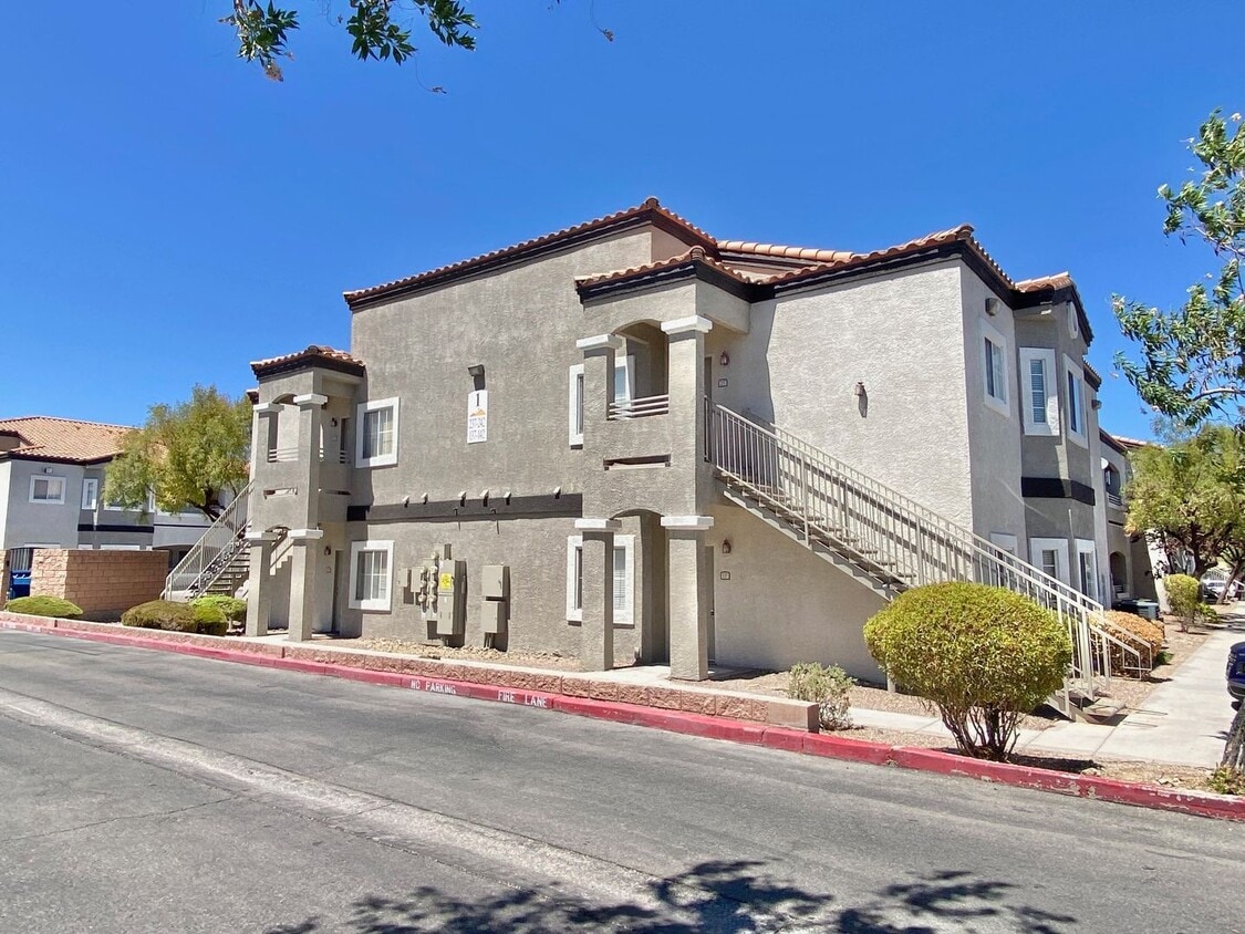 Primary Photo - 6160 Rumrill St