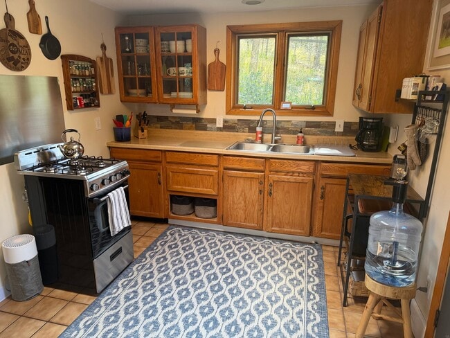 Building Photo - 5404 S Twin Spruce Dr