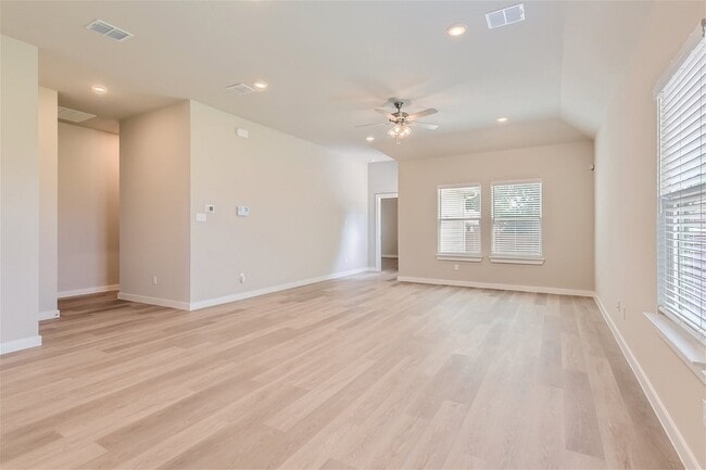 Foto del edificio - 4702 Deadwood Dr