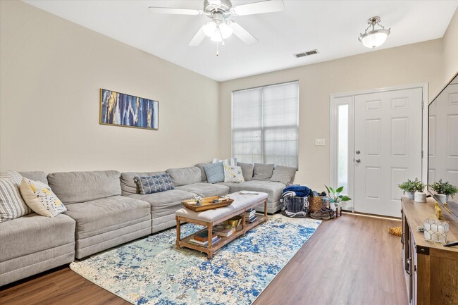 Building Photo - 2537 Sun Seeker Ct