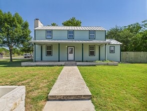 Building Photo - 112 W Hackberry St