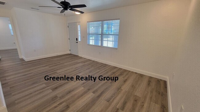 Building Photo - Completely Updated 3 Bed/2Bath Home! - Sol...