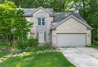 Building Photo - 1250 Walloon Way