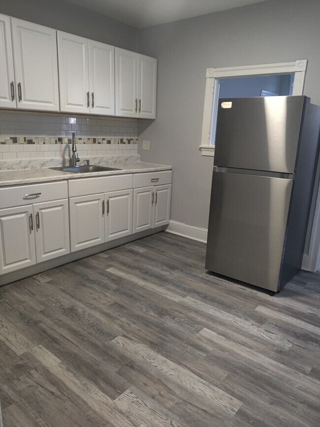 Foto del edificio - 127 E Coulter St