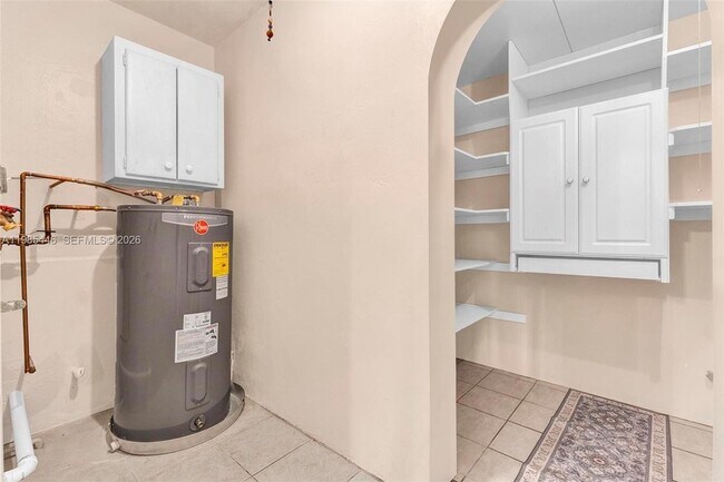 Foto del edificio - 211 SE 1st Terrace