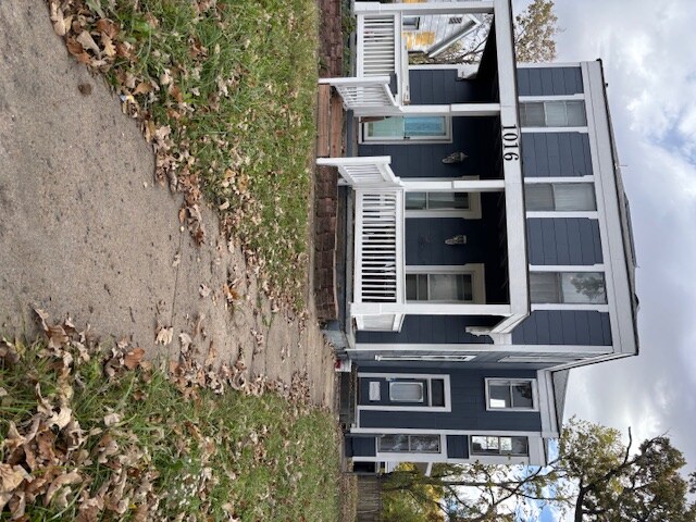 Foto principal - 1016 NE Quincy St