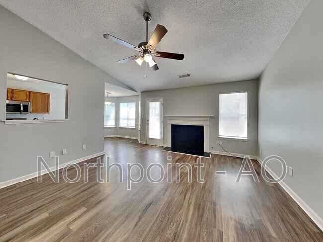 Building Photo - 118 Bugle Way