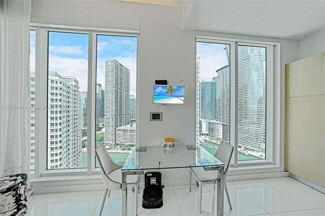 Building Photo - 900 Brickell Key Blvd