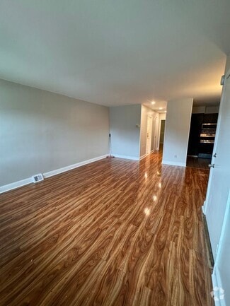 Building Photo - 3915 Lankenau Ave