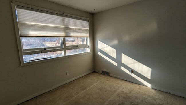 Foto del edificio - 294 S Dewey Ave