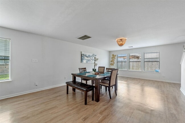 Building Photo - 17142 Carshalton Ct