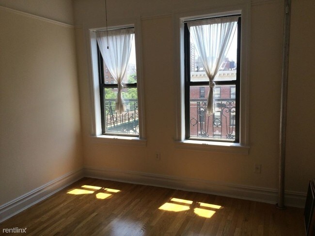 Foto del edificio - 15 W 108th St