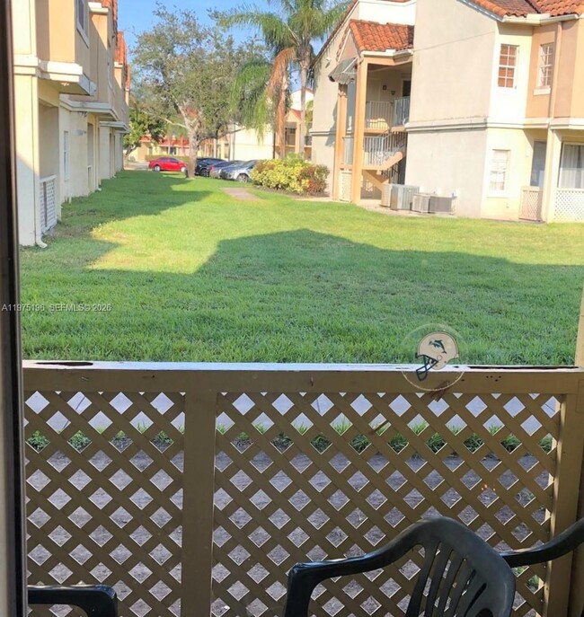 Foto del edificio - 18324 NW 68th Ave