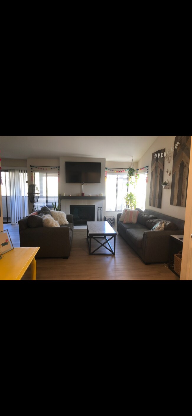 Building Photo - 944 Lupine Hills Dr