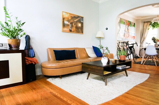 Foto del edificio - Fabulous 3BD/1BA/2HBA Townhome in Baltimore