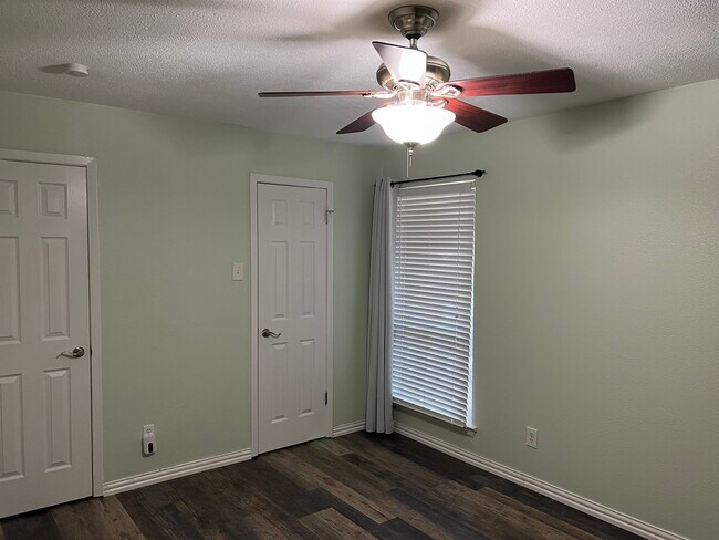 Bedroom - 4340 Cedar Springs Rd