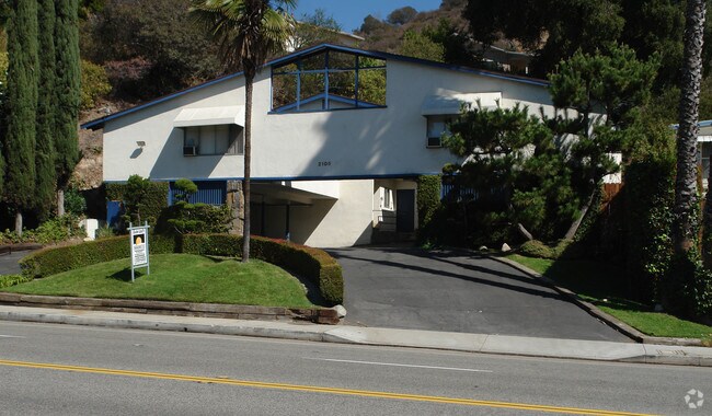 Building Photo - 2108 N Verdugo Rd