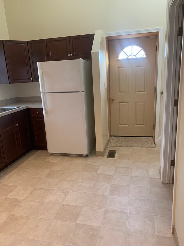 35 Winthrop St, Tariffville, CT 06081 Townhome Rentals in Tariffville