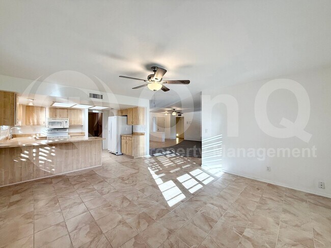 Building Photo - 7641 E Pueblo Ave