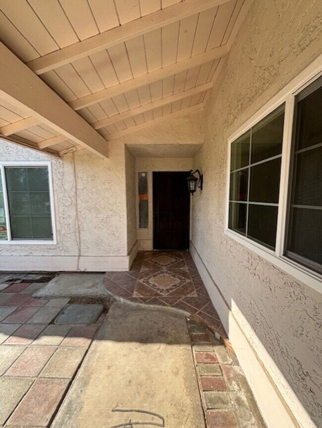 Foto del edificio - Clean 3 Bedroom / 2 Bathroom Home near Pac...