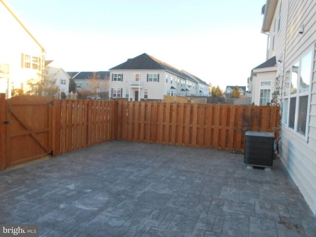 Foto del edificio - 202 London Downs Cir