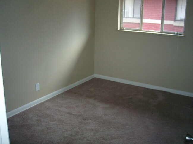 Foto del edificio - 3034 N Williams St