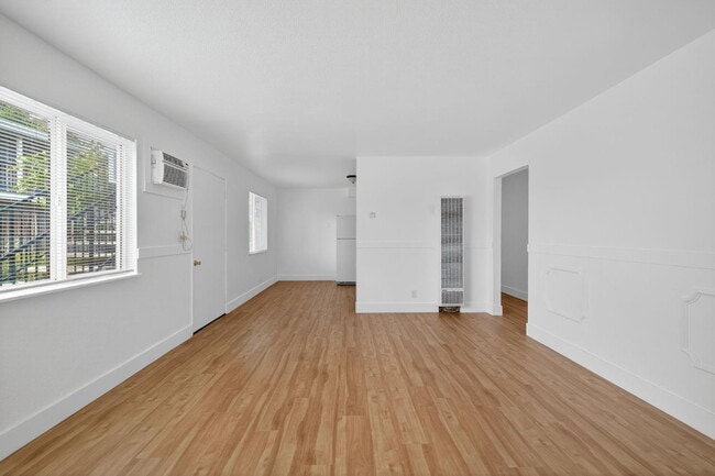 Foto del edificio - 2-Bedroom 1-Bath Gem- $1395/month!