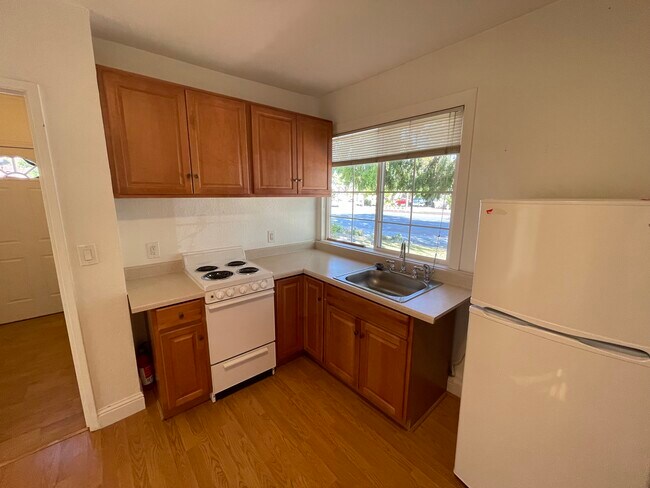 Foto del edificio - 1479 Blossom Hill Rd