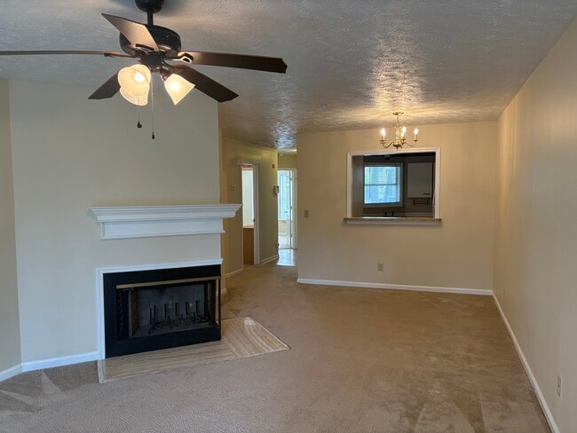 Building Photo - 962 Stewarts Creek Dr