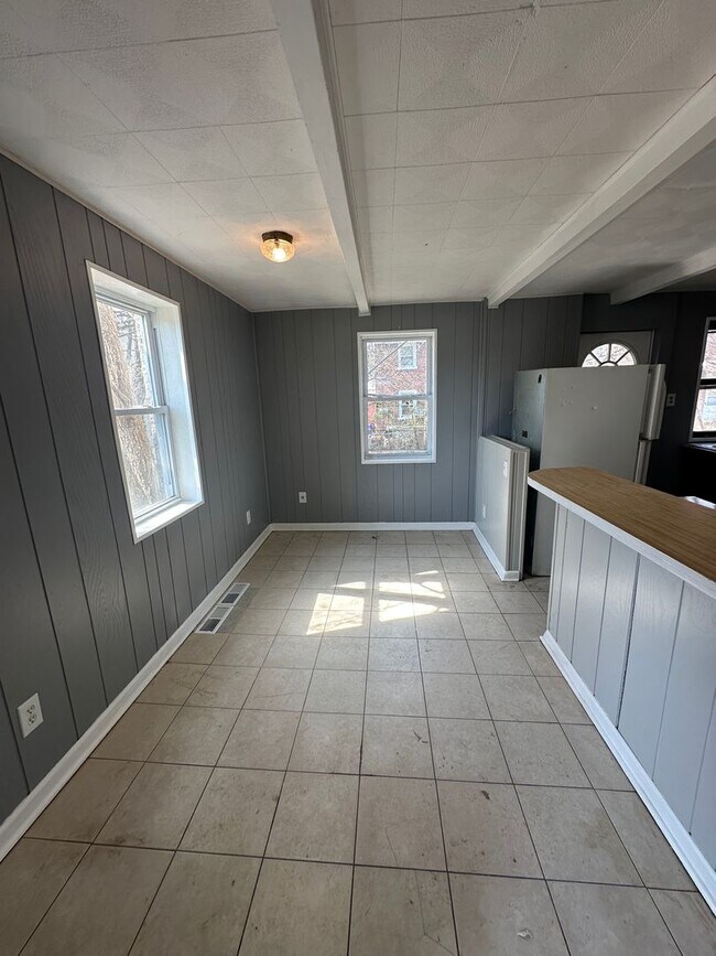 Foto del edificio - 2 Bed, 1 Bath for rent!