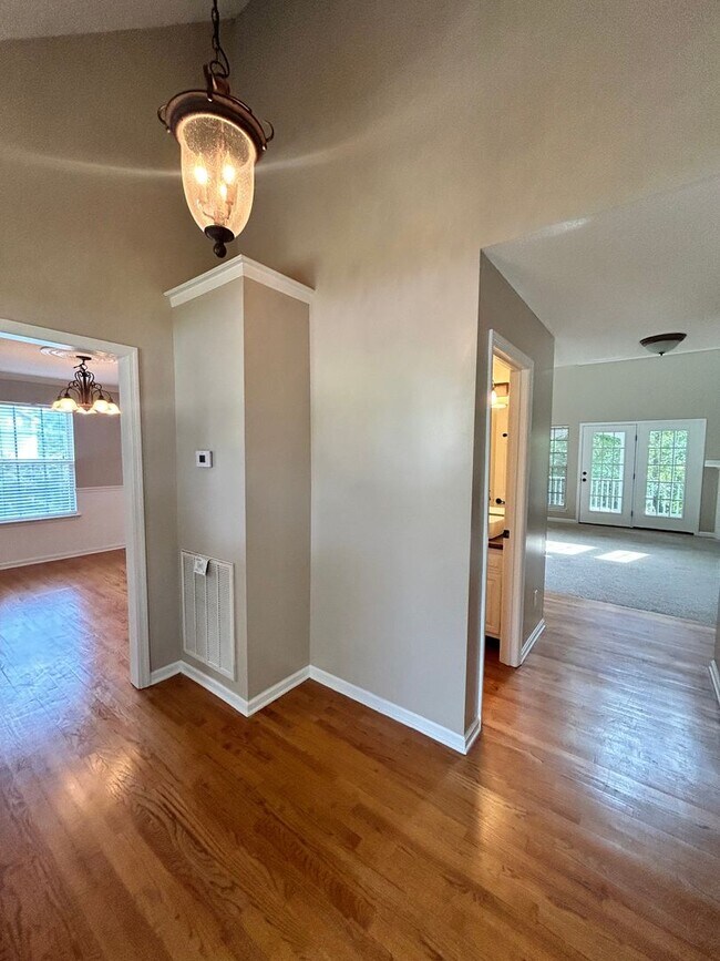 Foto del edificio - $500.00 OFF JANUARY RENT!! Soddy Daisy Oasis! 3 beds, 2.5 baths, huge garage & yard!