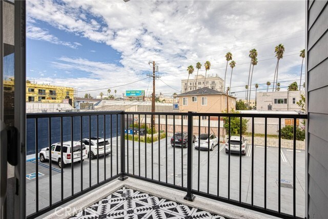 Building Photo - 240 N Catalina St