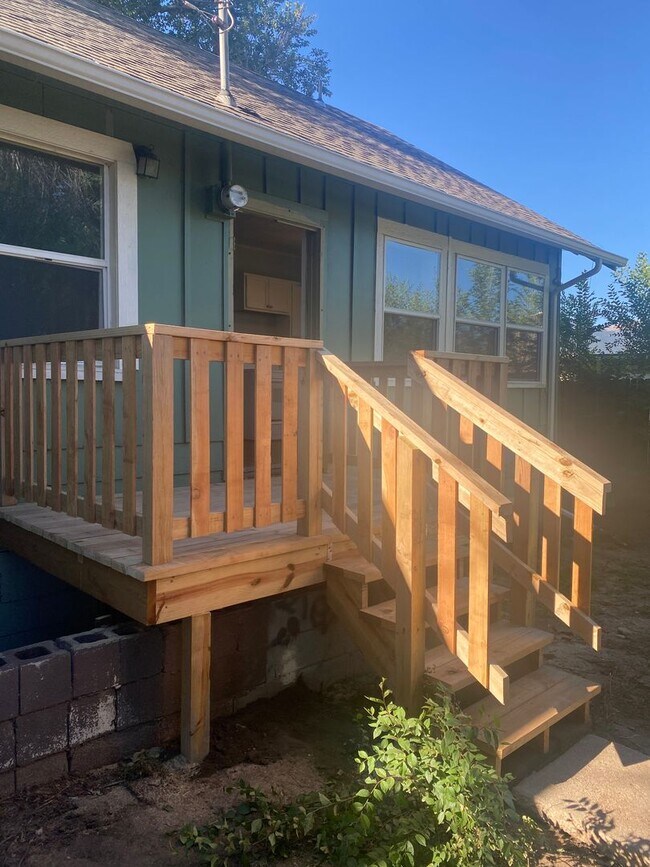 Building Photo - Charming 3+bedroom, 1bath ranch home with ...