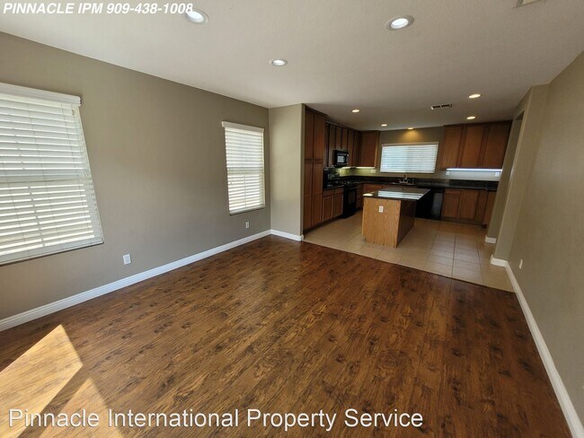 Building Photo - 3 br, 2.5 bath House - 1750 E. D Street