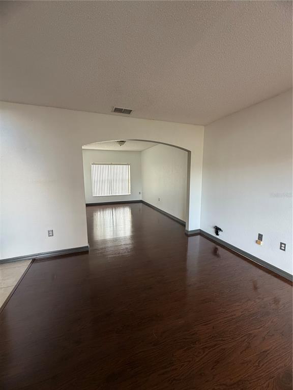 Foto del edificio - 567 Hummingbird Ct