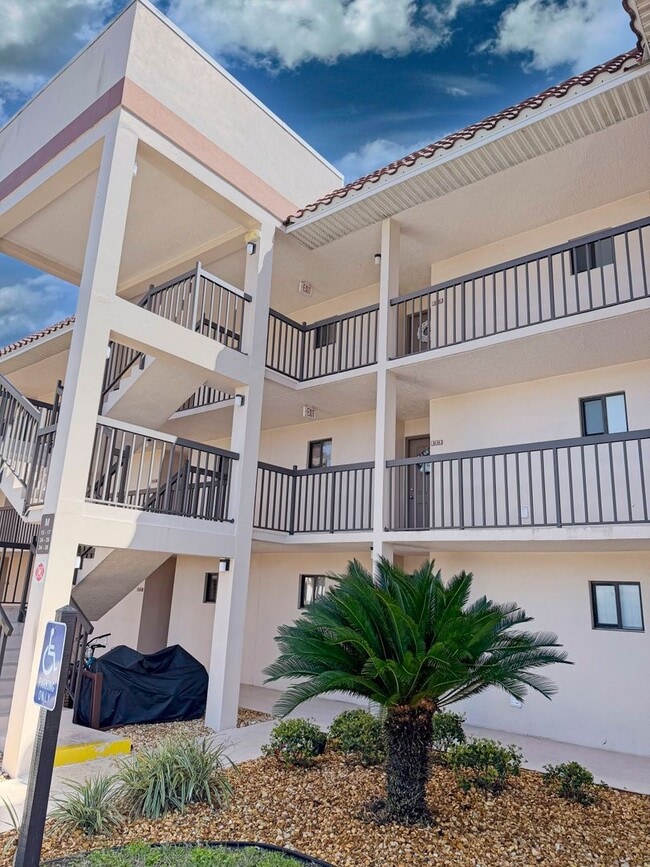 Building Photo - 4250-4A1A A1A S