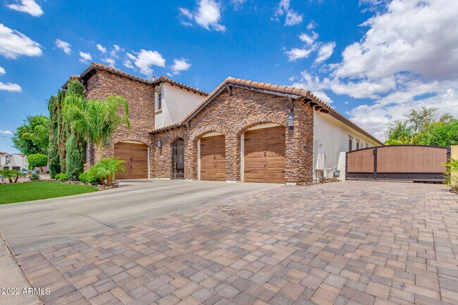 Building Photo - 3469 S Eucalyptus Pl