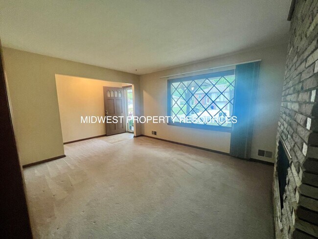 Building Photo - Tidy Town-home in Lee's Summit for Lease