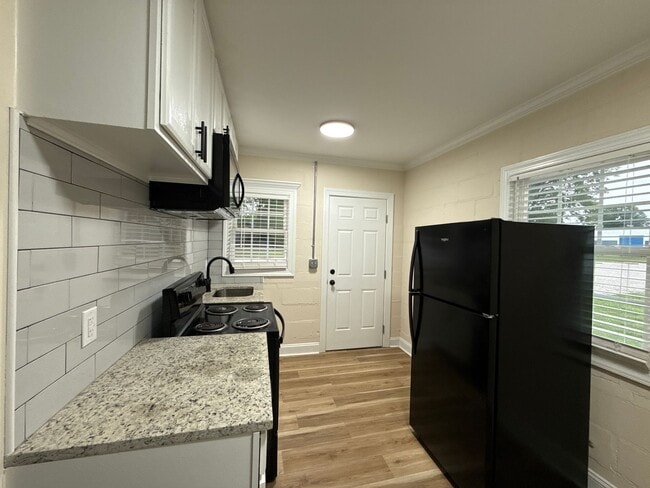 Foto del edificio - 210 Walnut St W