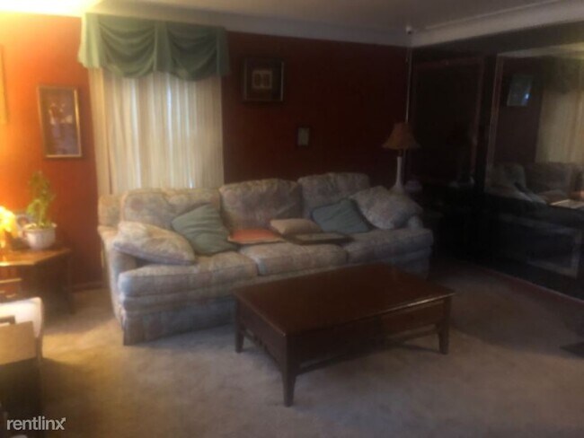 Building Photo - 40 W Marshall St