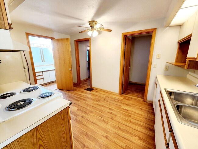 Foto del edificio - 2 Bedroom house near Mileground - Available 08/07/2026