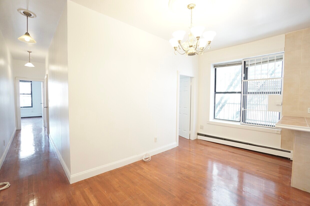 Primary Photo - 521 W 180th St