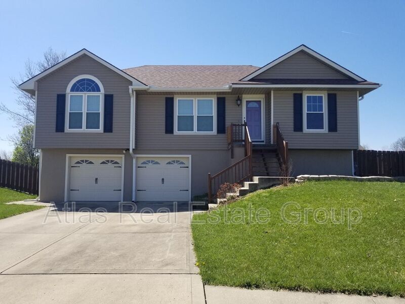 805 Cir, Smithville, MO 64089 House Rental in Smithville, MO