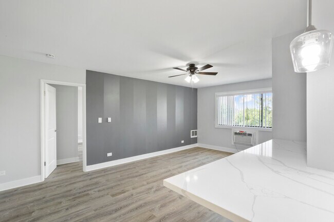 Foto del edificio - 7545 N Winchester Ave