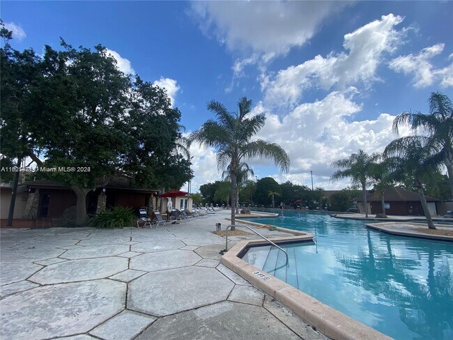 Foto del edificio - 6824 SW 114th Pl