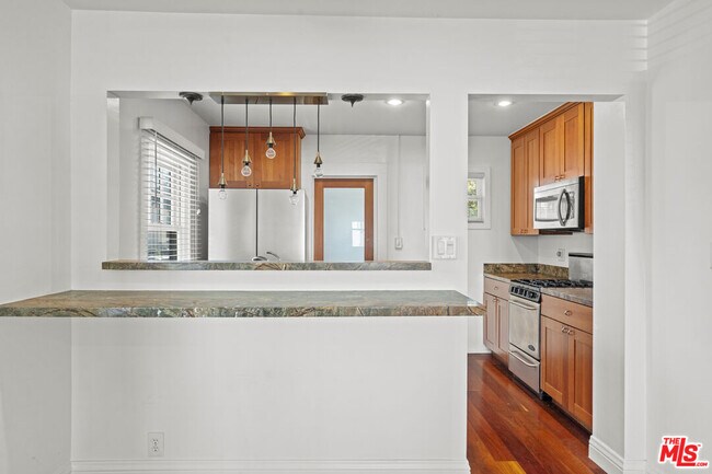 Foto del edificio - 307 6th Ave