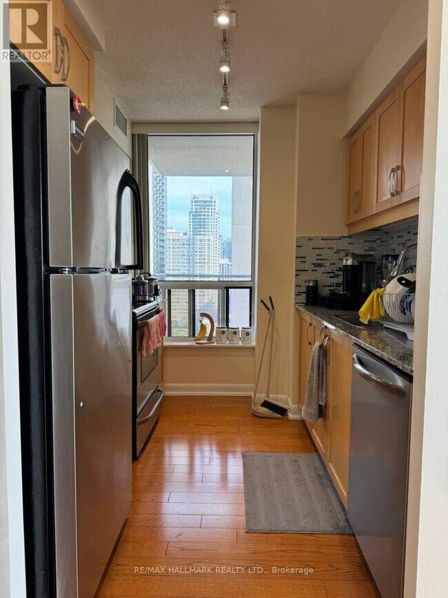 Photo du bâtiment - 33-1733 Sheppard Ave E